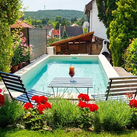Casa Montana Lägenhet Balatonalmádi